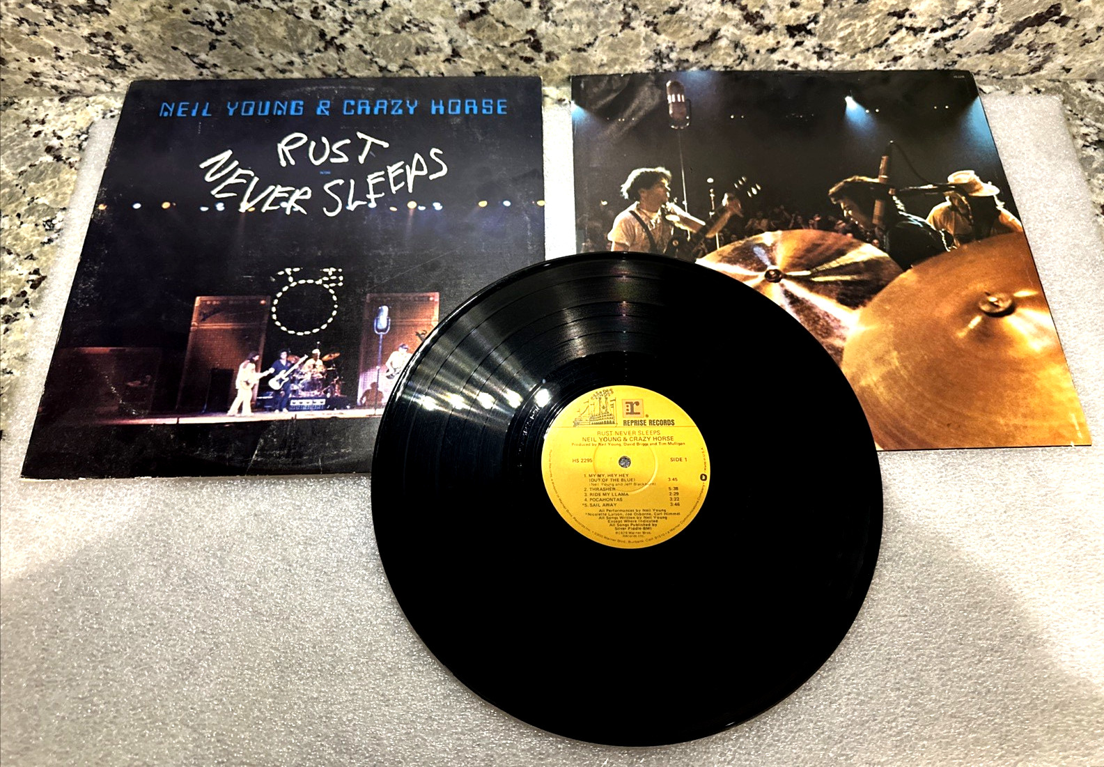 Neil Young & Crazy Horse Rust Never Sleeps LP w/ Insert Reprise Records HS 2295