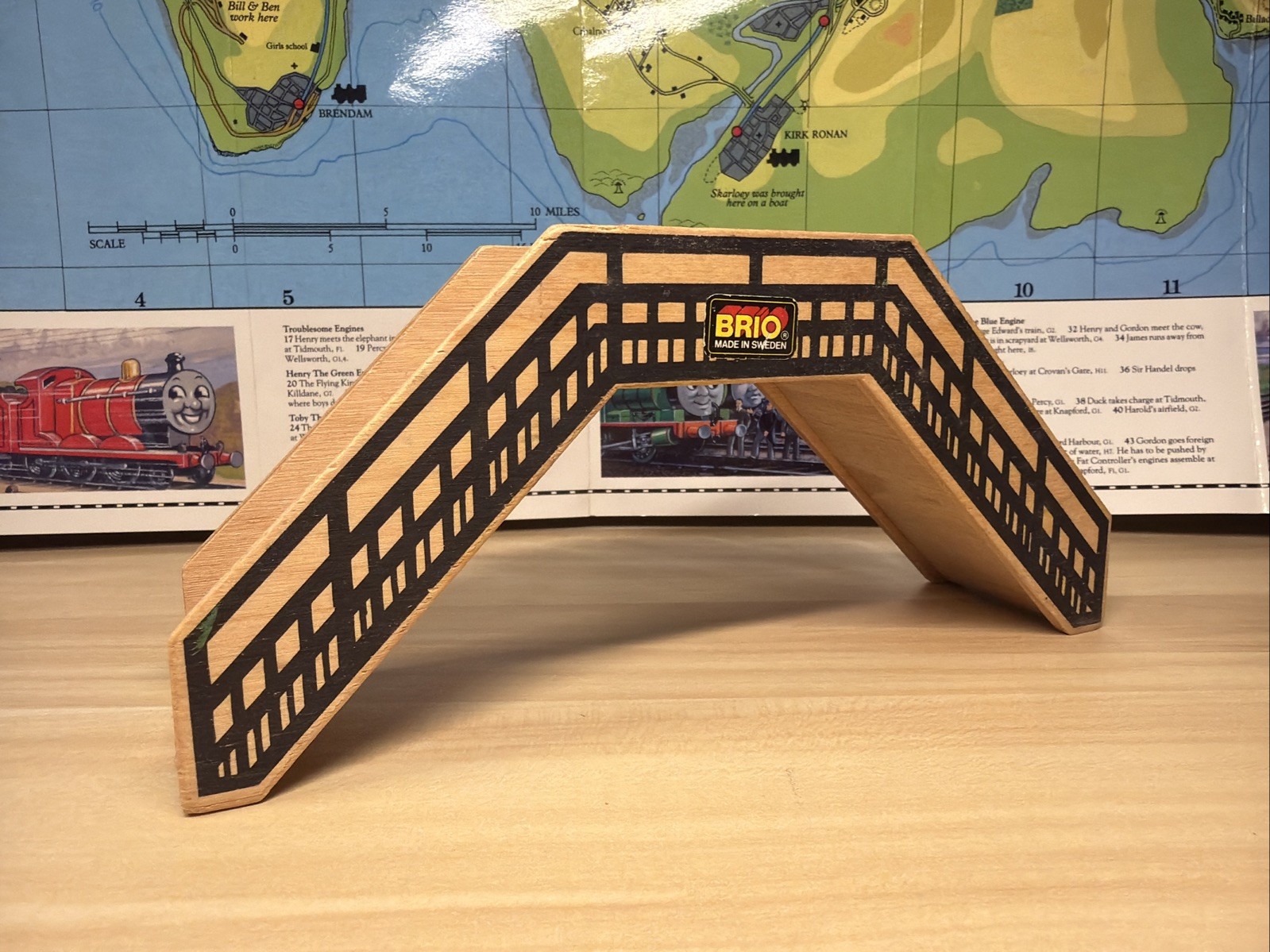 BRIO AUTHENTIC PEDESTRIAN FOOTBRIDGE TRACK THOMAS TRAIN Compat WOODEN RAILWAY
