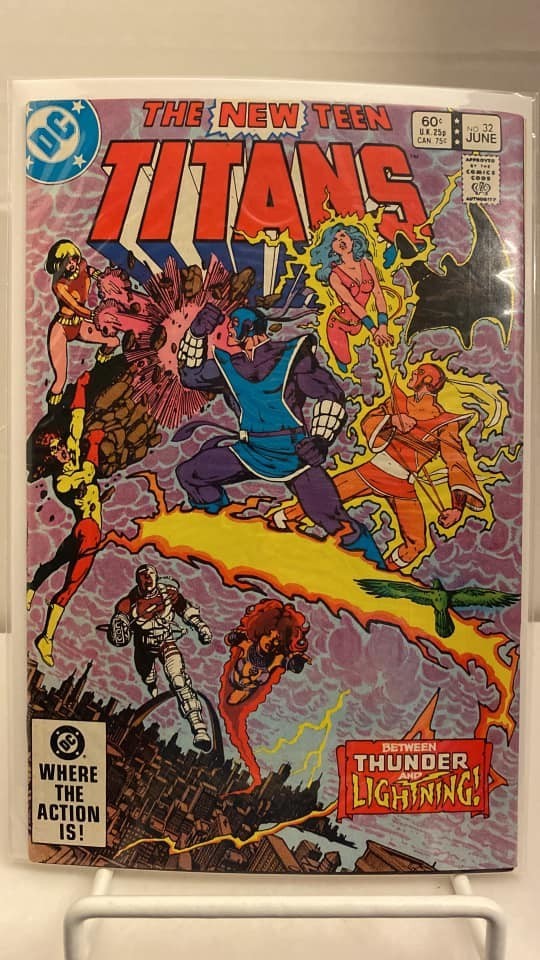 28521: DC COMICS THE NEW TEEN TITANS #32 VF Grade