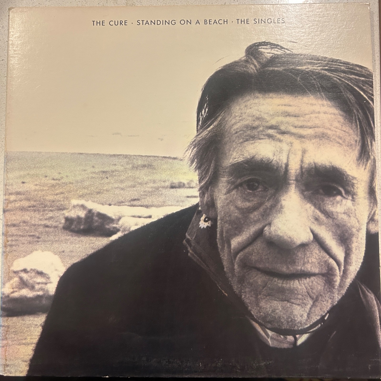 The Cure - Standing On A Beach LP - Elektra [60477-1] 1986 ORIG (VG+/EX)