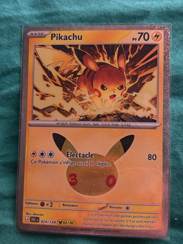 Carte Pokémon 30 ans Pikachu 02/30