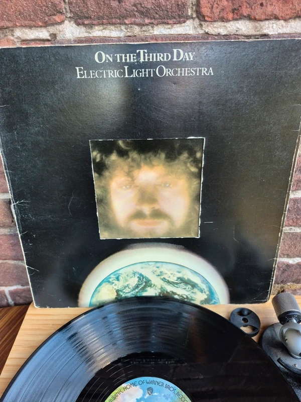 LP ELO – On the Third Day
