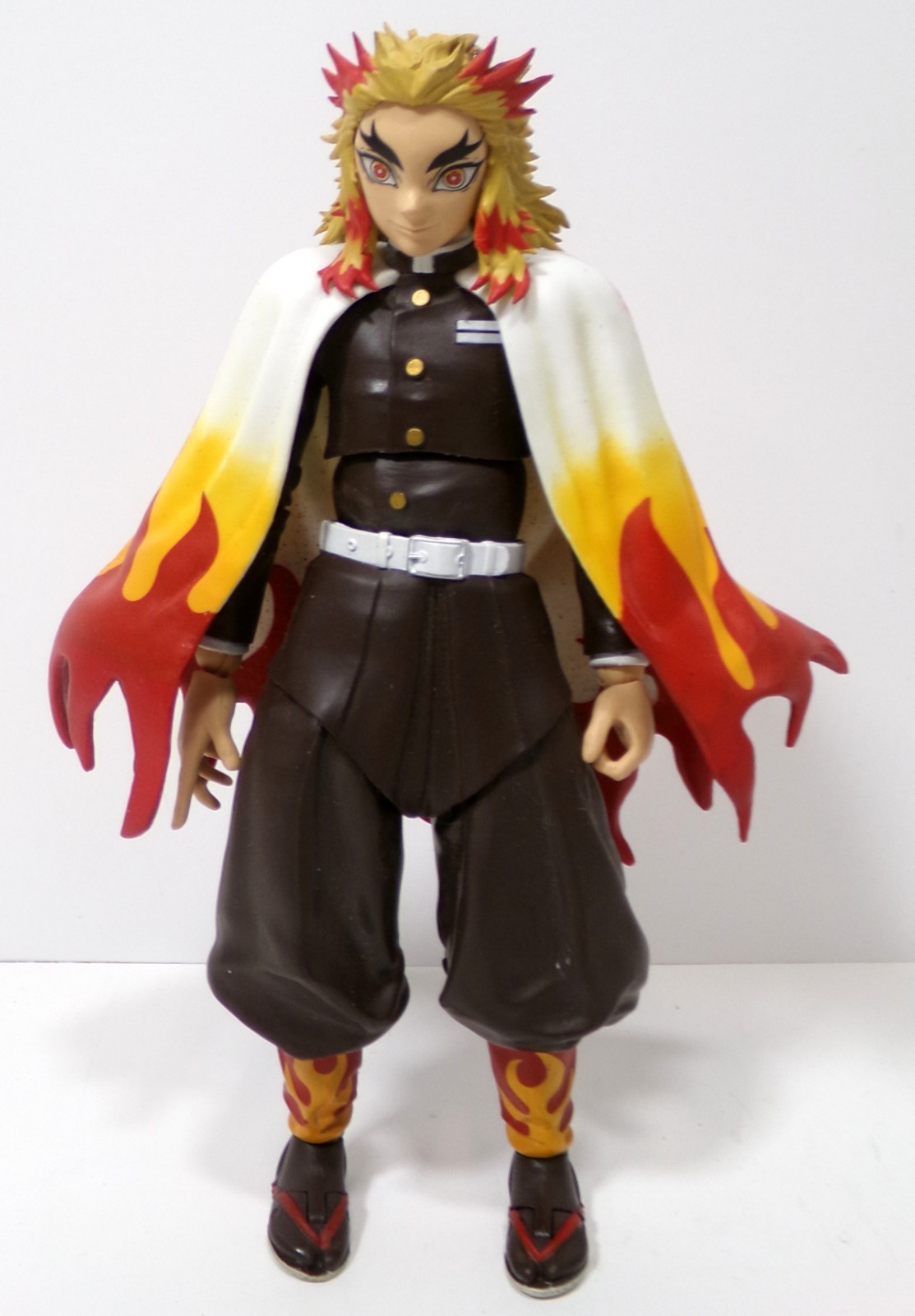 McFarlane Demon Slayer Kyojuro Rengoku Action Figure Scala 7" Incompleta