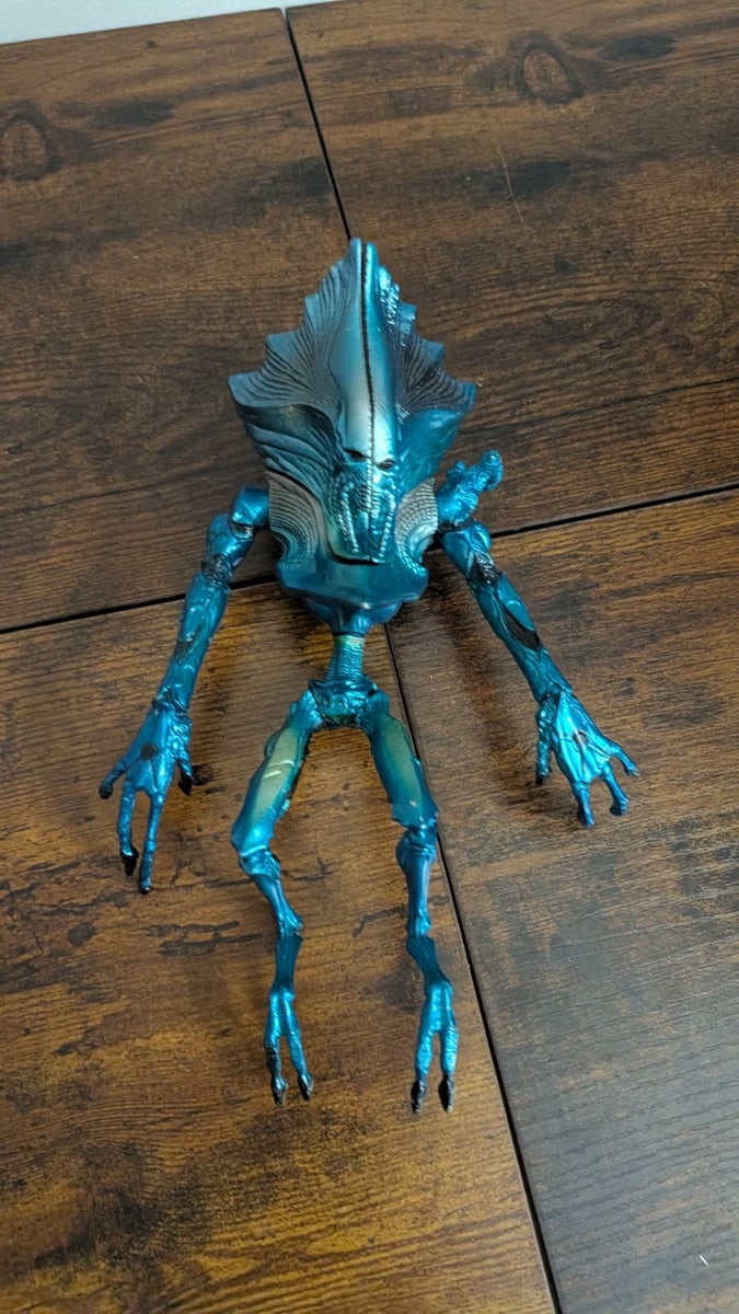Modellino Independence Day Alien Science Officer 8" 1996 Trendmasters 