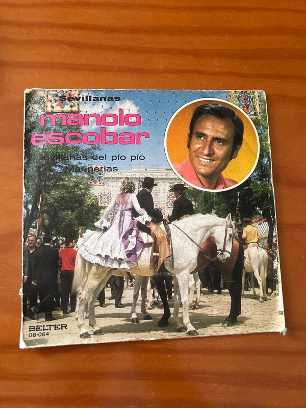 Disco de vinilo Sevillanas del pío pío Manolo Escobar