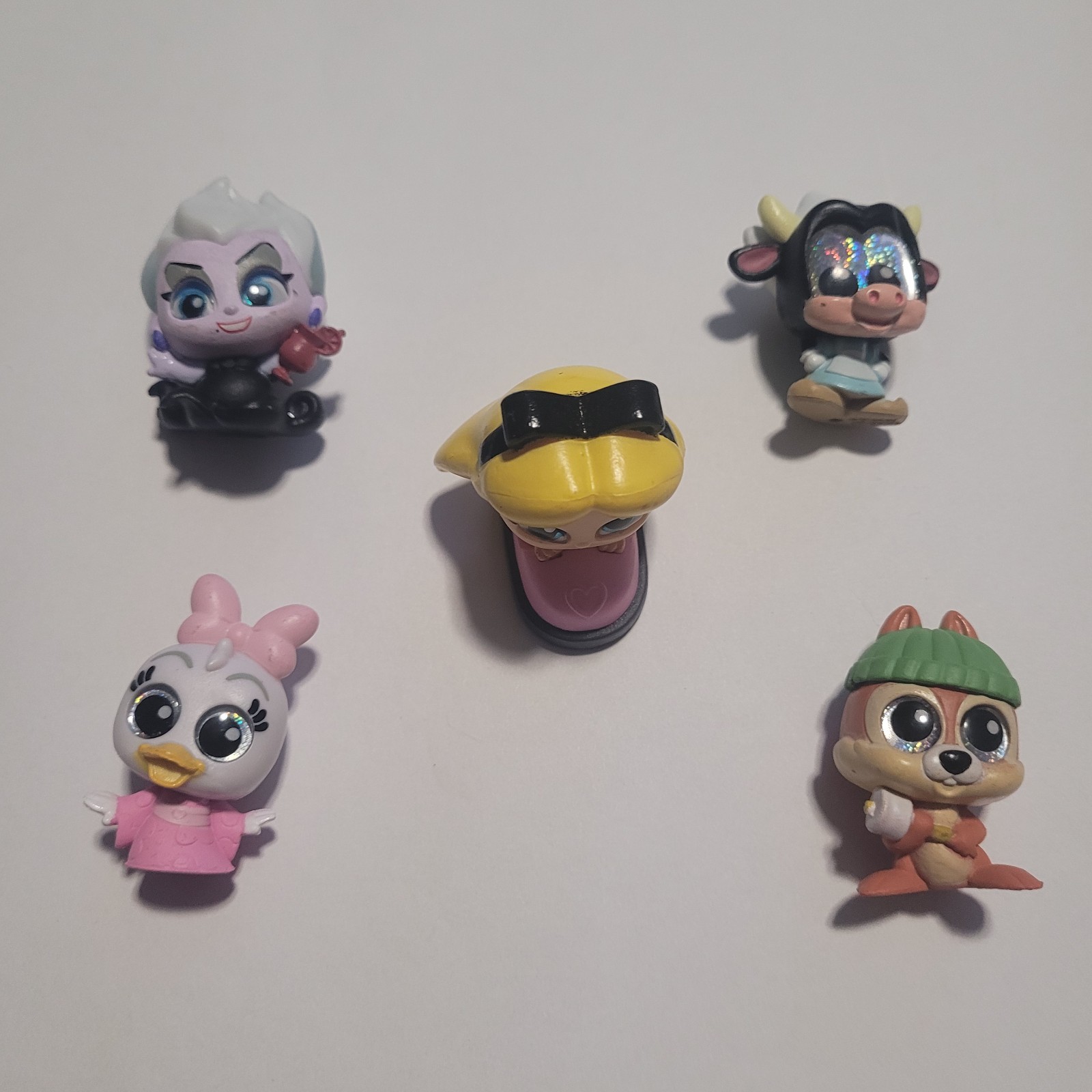 Disney Doorables Let's Go lotto di 5 Daisy Chip Ursula, Alice, Clarabelle 