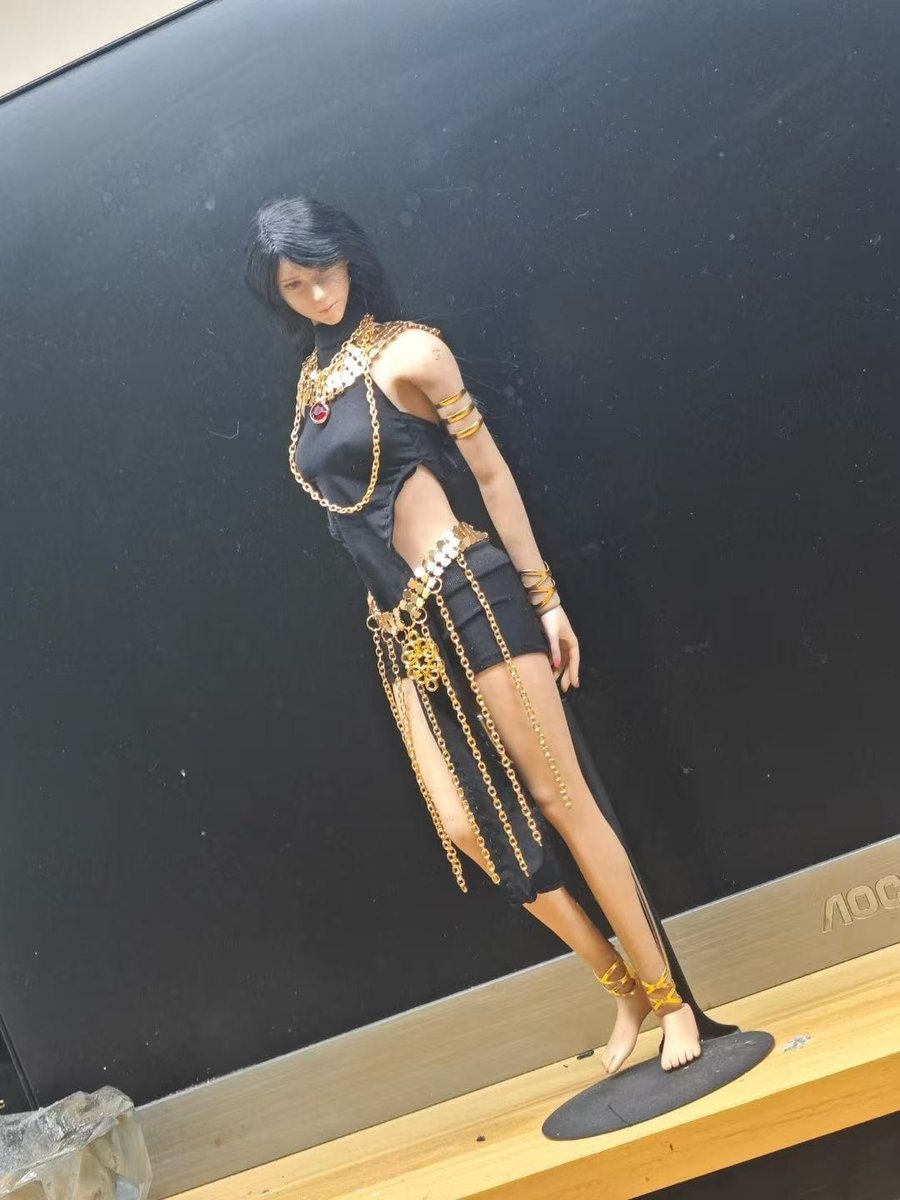 Set di vestiti corti 1/6 donna neri da appendere con fessura per figure Ph 12'' Tbl