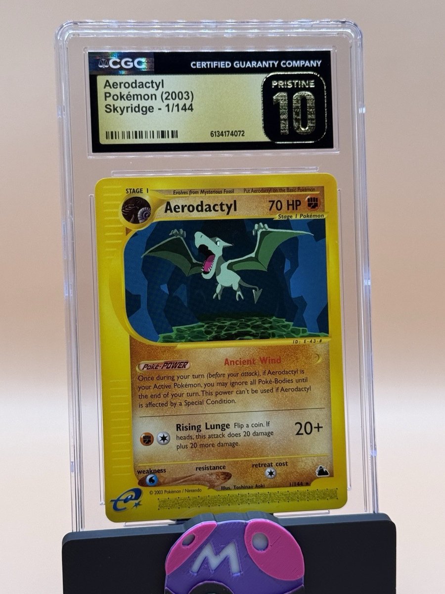Aerodactyl Skyridge 1/144 CGC Pristine 10