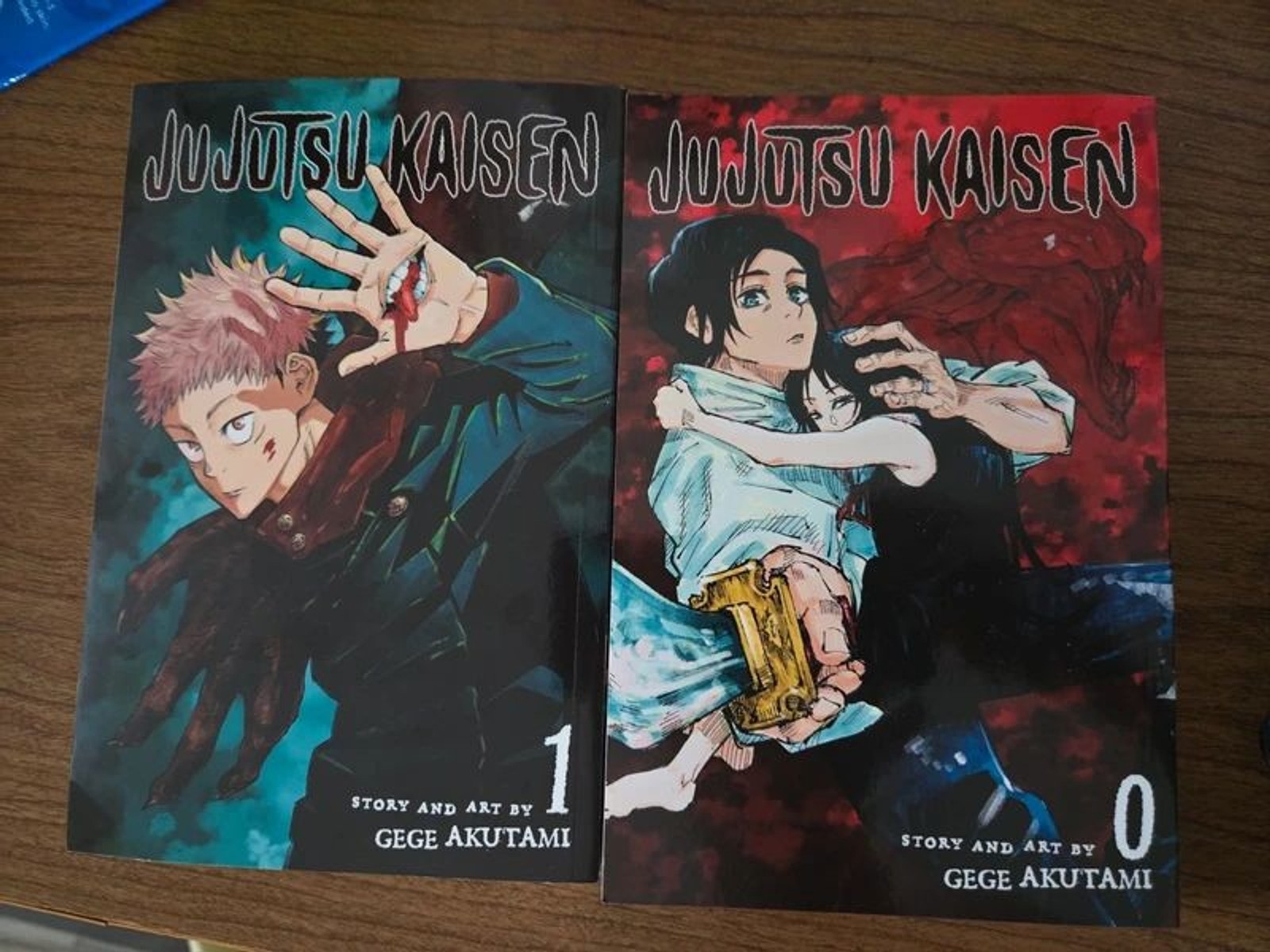 Libro Jujutsu Kaisen #0 & #1 in ottime condizioni inglese