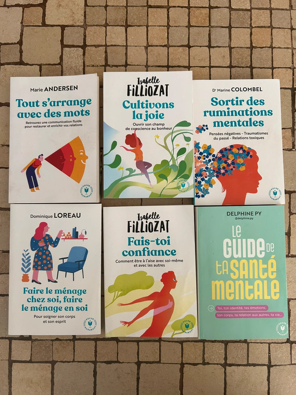 Lot de six livres sur le bien être personnel