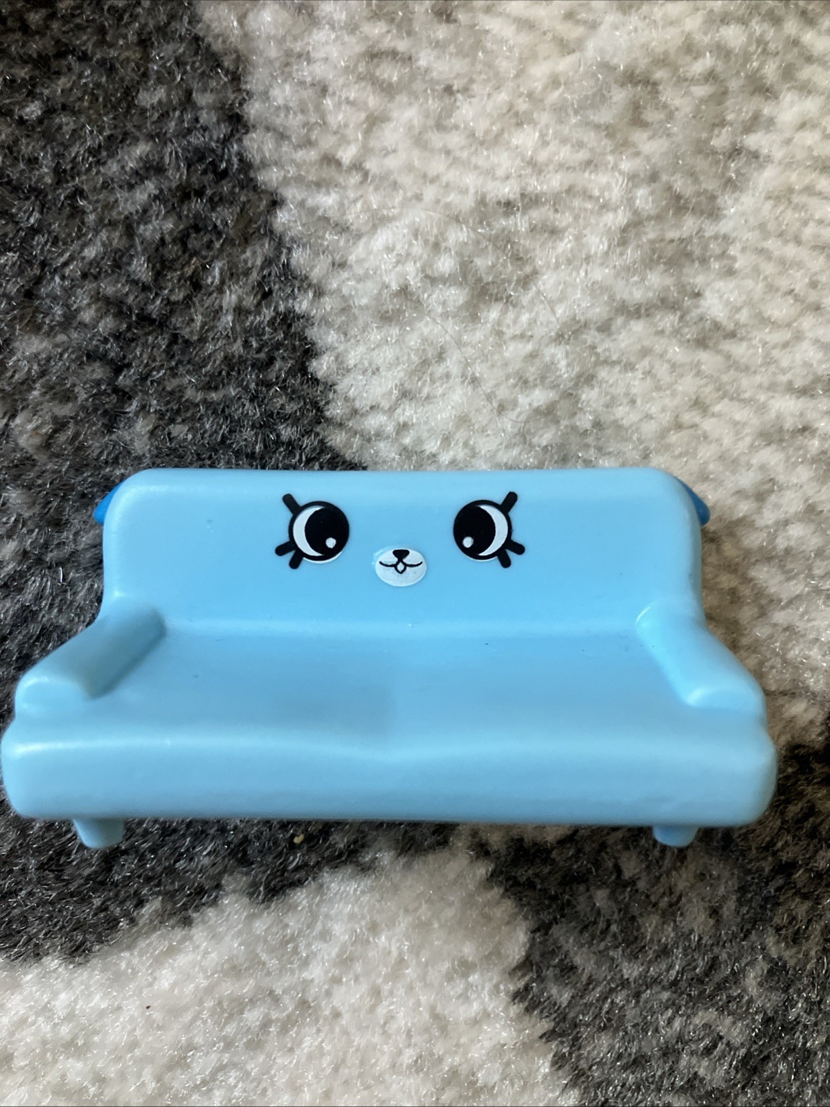 Shopkins Happy Places Season 1 Puppy Parlor Sofa Couch Petkin Light Blue