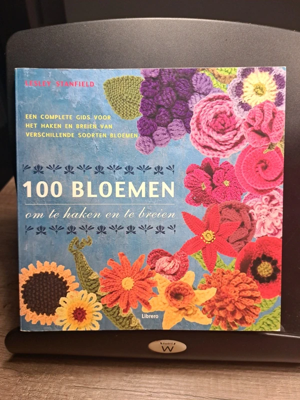 100 Bloemen om te haken en te breien- Lesley Stanfield
