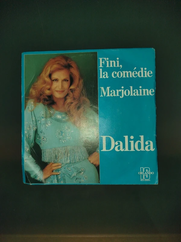 Vinil Fini, la comédie & Marjolaine de Dalida