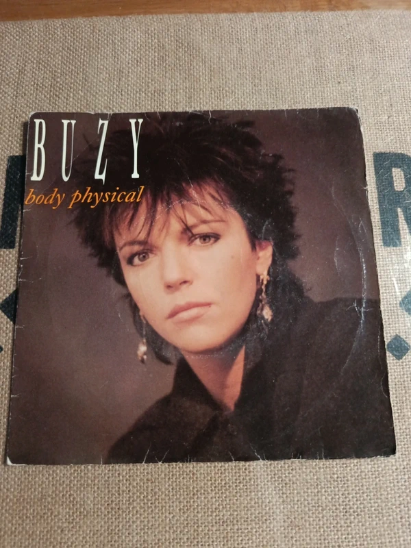 Disque 45 tours Buzzy