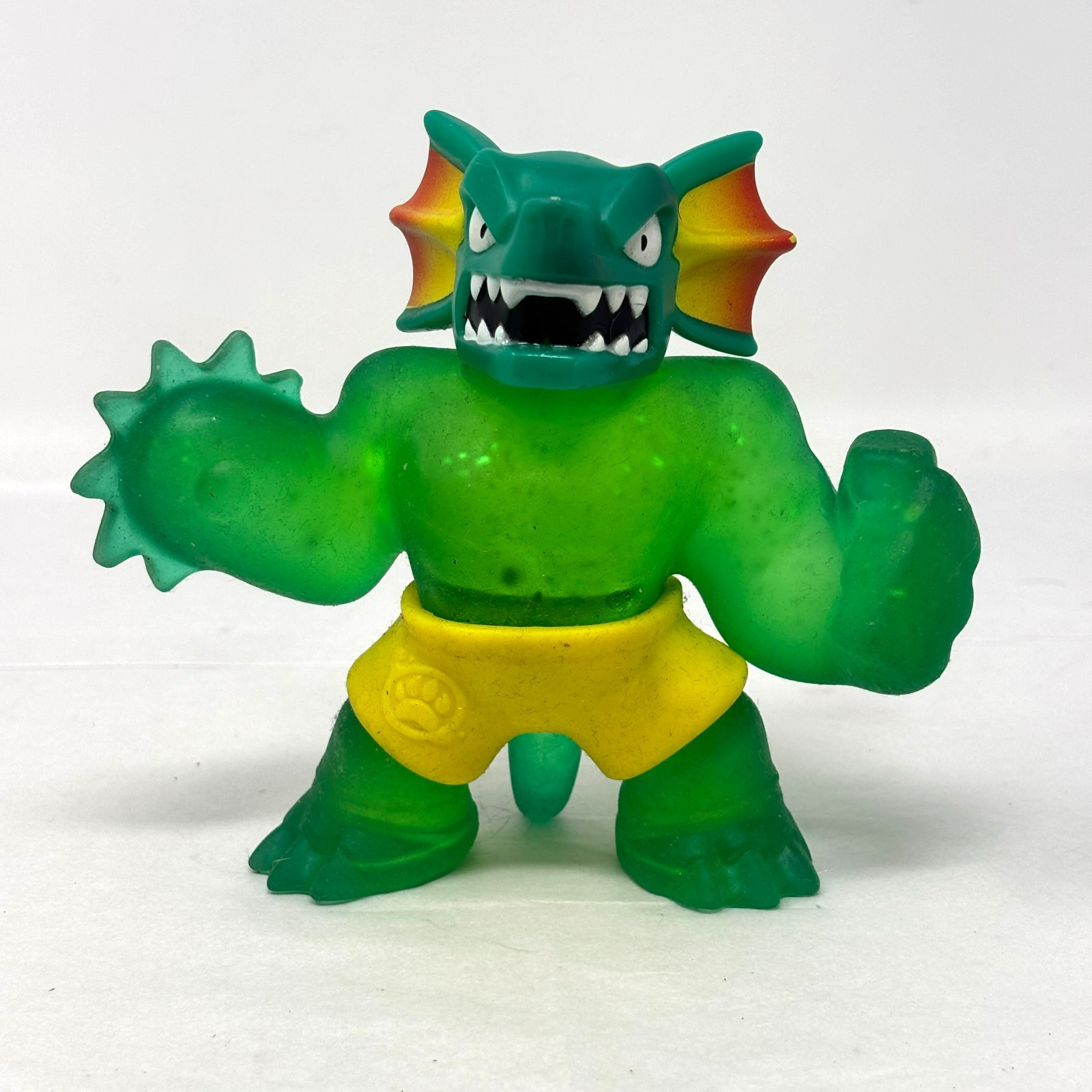 HEROES Of GOO JIT ZU Reptaur Green Water Blast Dinosauro Figura Giallo Pantaloncini