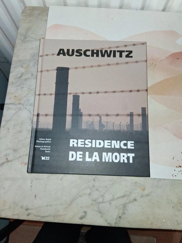 Livre Auschwitz neuf