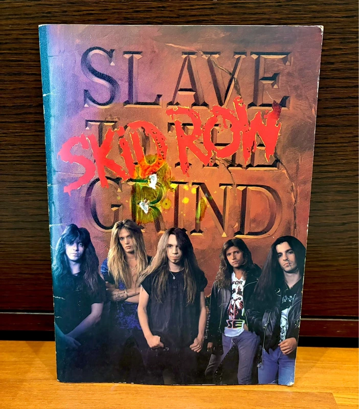 Skid Row - Slave to the Grind Tourbook