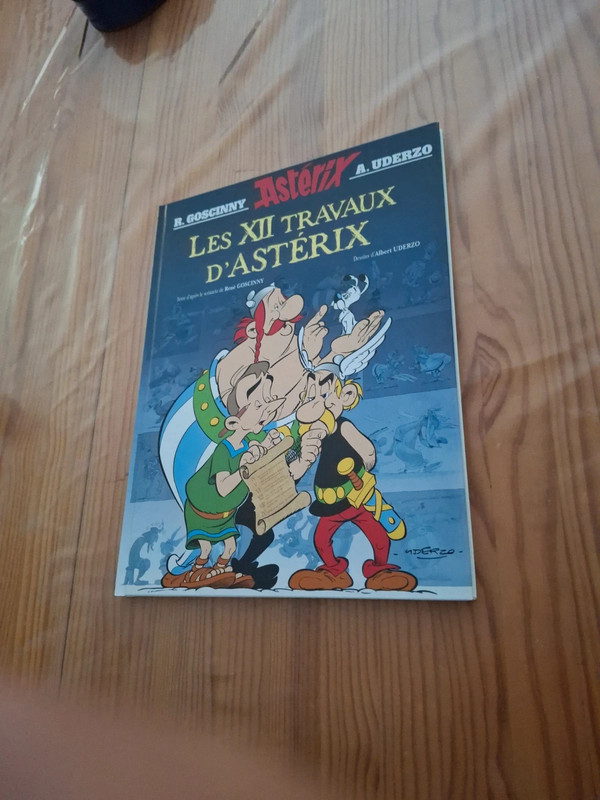Les 12 travaux d Astérix. Uderzo. Goscinny