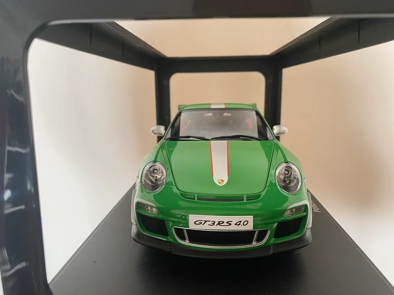 Porsche 911 GT3 RS 4.0 1:18 Autoart
