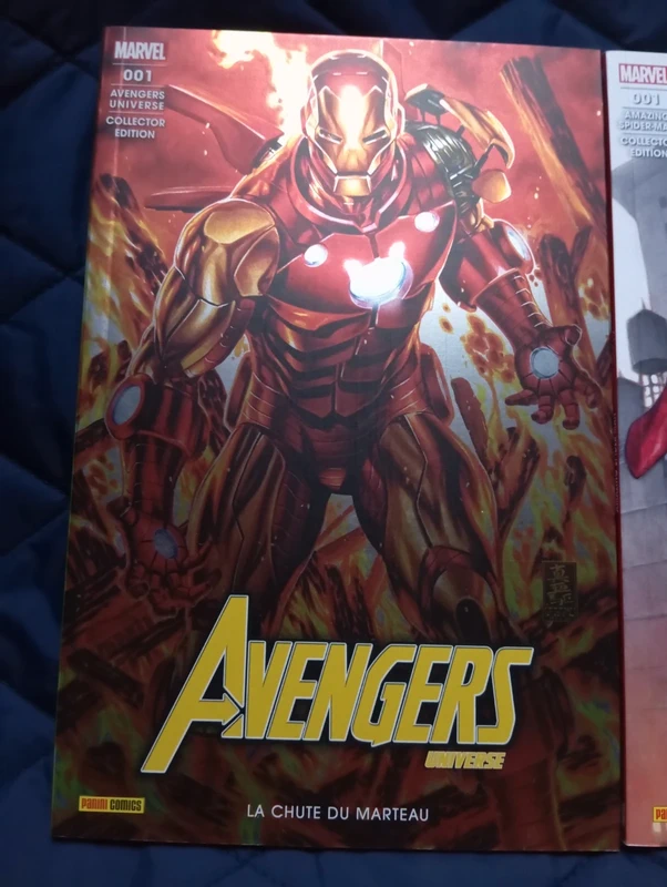 Avengers Univers #1 variante "La chute du marteau"