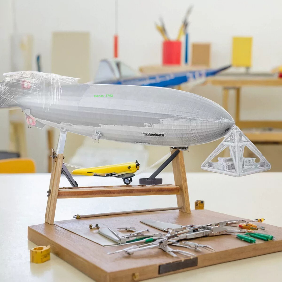 Modello di dirigibile Zeppelin retrò, ornamento storico da scrivania aereo per collezione