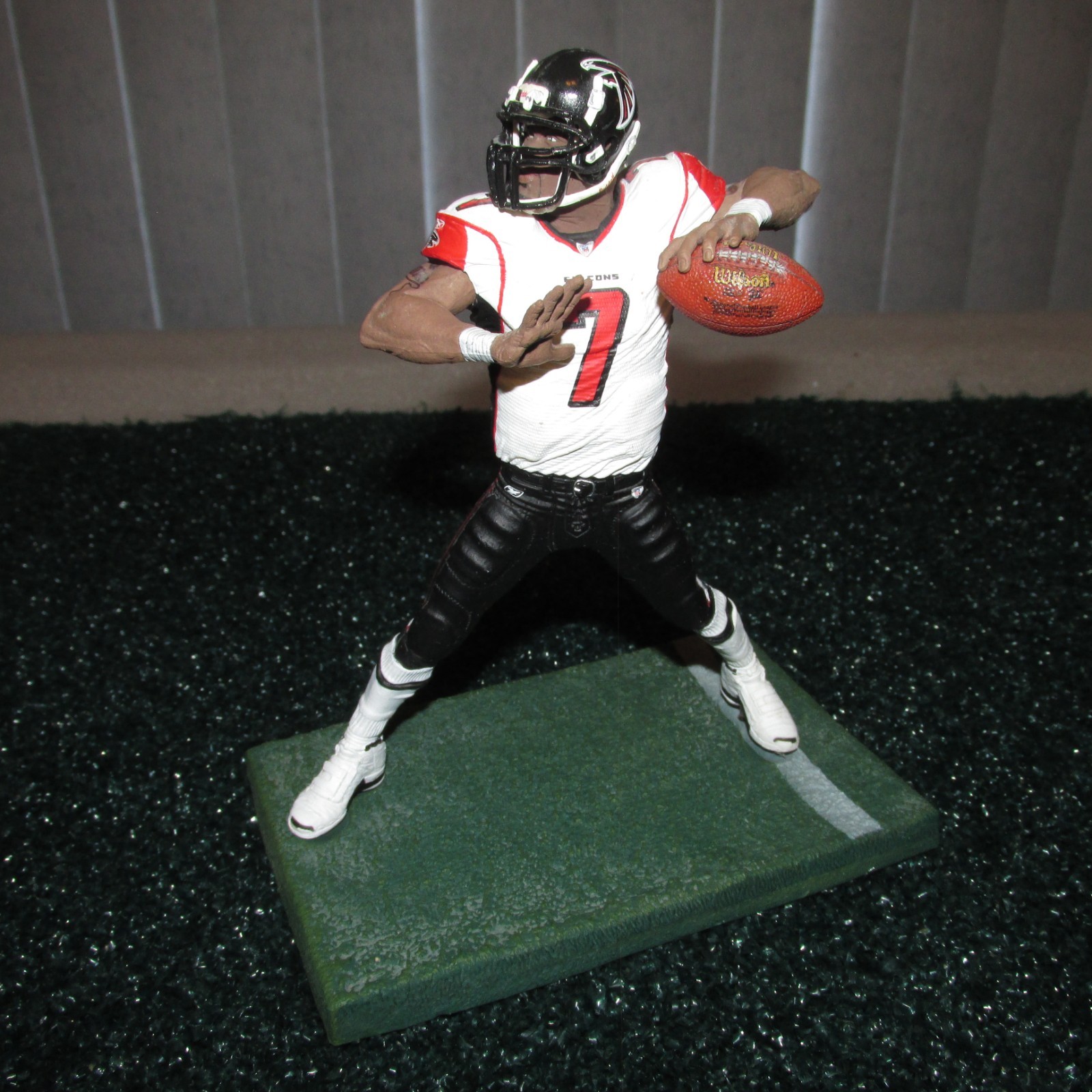 McFarlane 2003 Michael Vick  Atlanta Falcons NFL series 7 (open/loose)