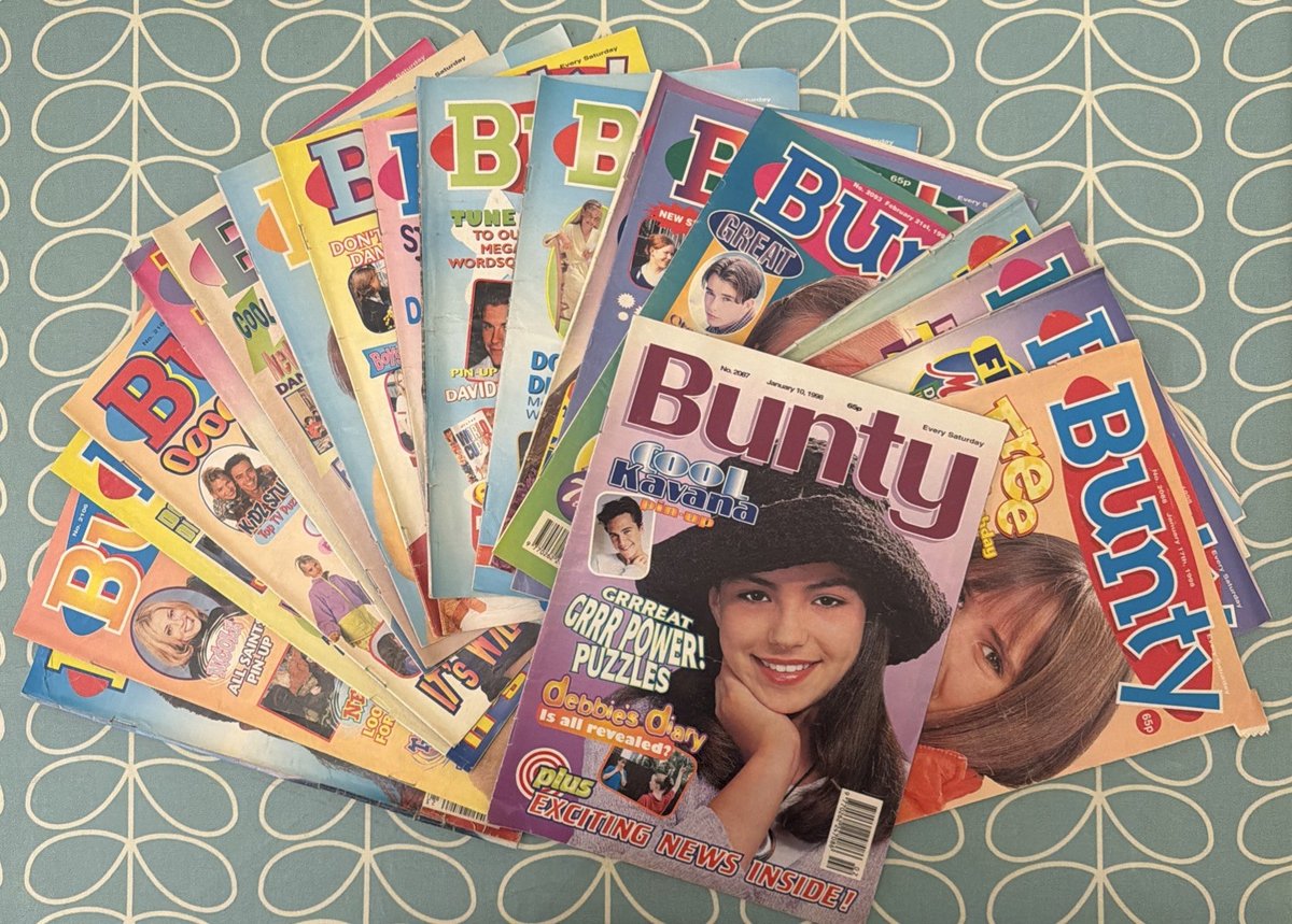 21x BUNTY COMICS Bundle 1998 80s UK Girls Comic Nostalgia Boyzone Beckham Caprio
