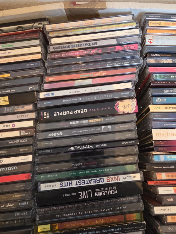 CD's different Artist