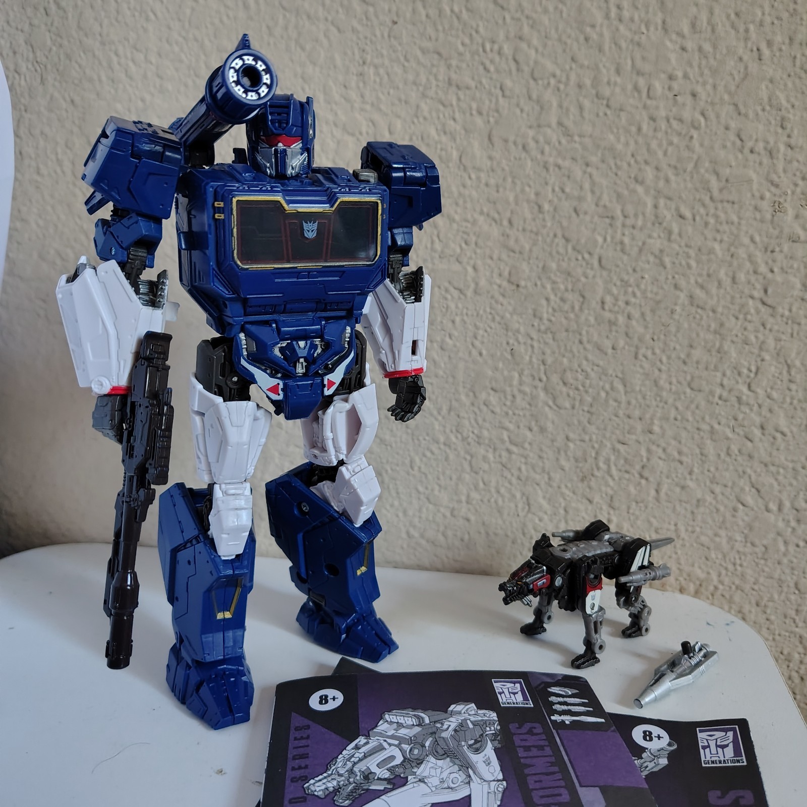 Transformers Studio Series 83 Voyager Class Soundwave & Ravage Bumblebee film