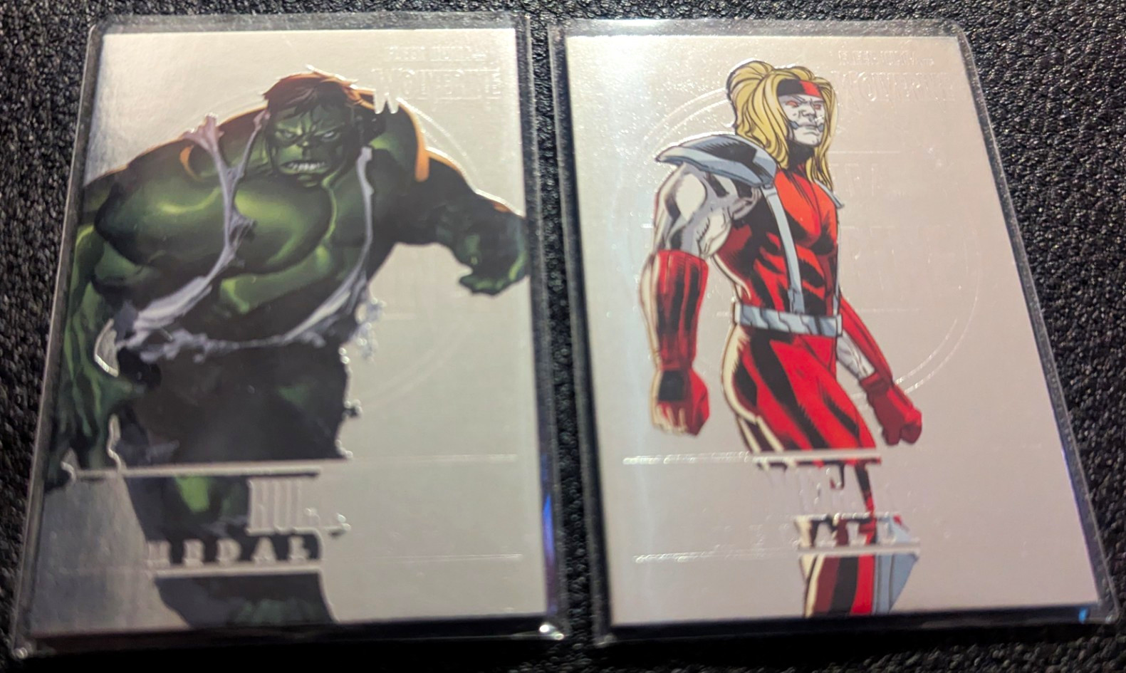 Lotto 2 carte Fleer Ultra Wolverine Medallions Hulk M-18 e Omega Red M-33 2023