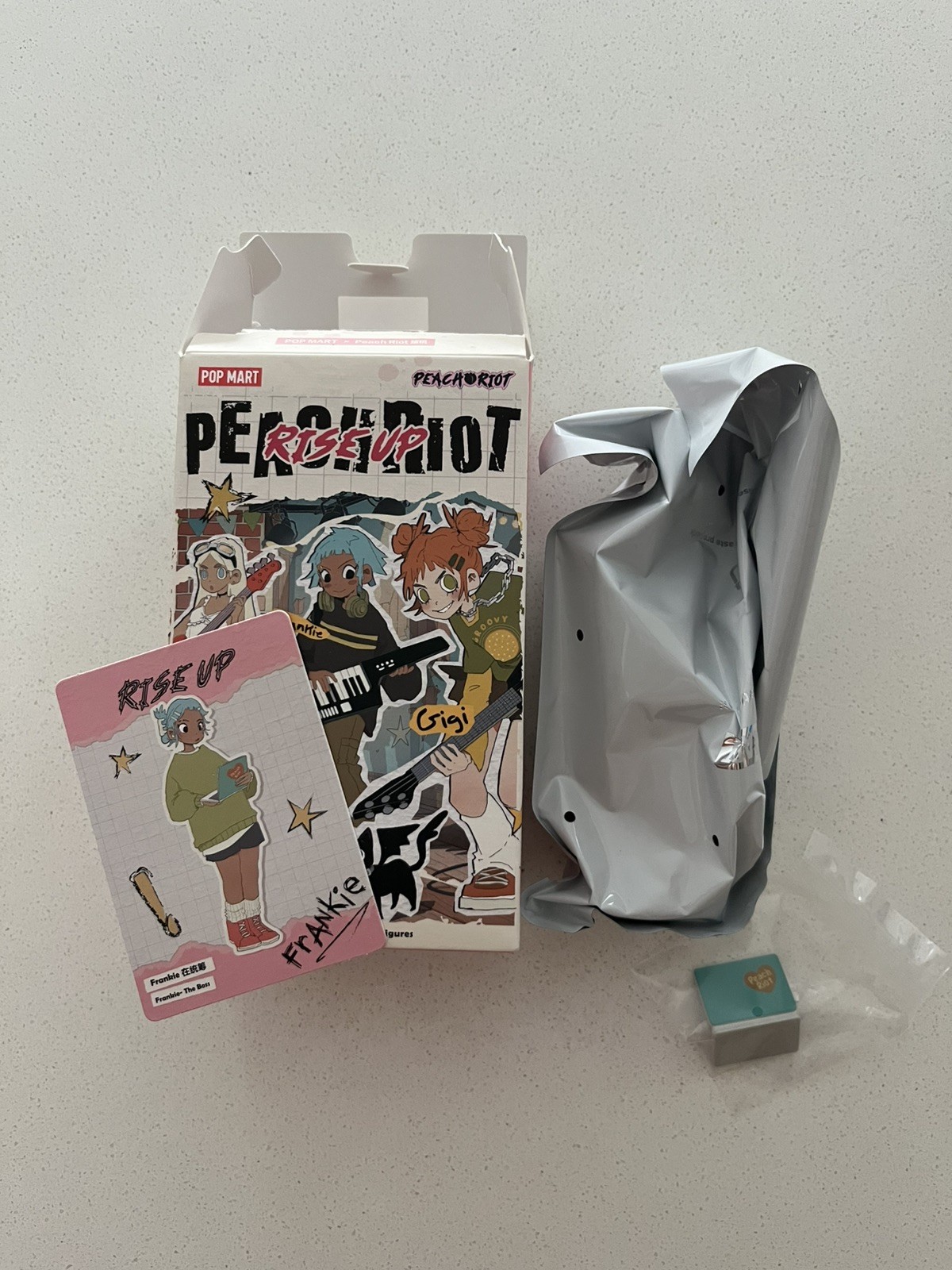 POP MART Peach Riot Rise Up serie confermata Frankie The Boss nuova