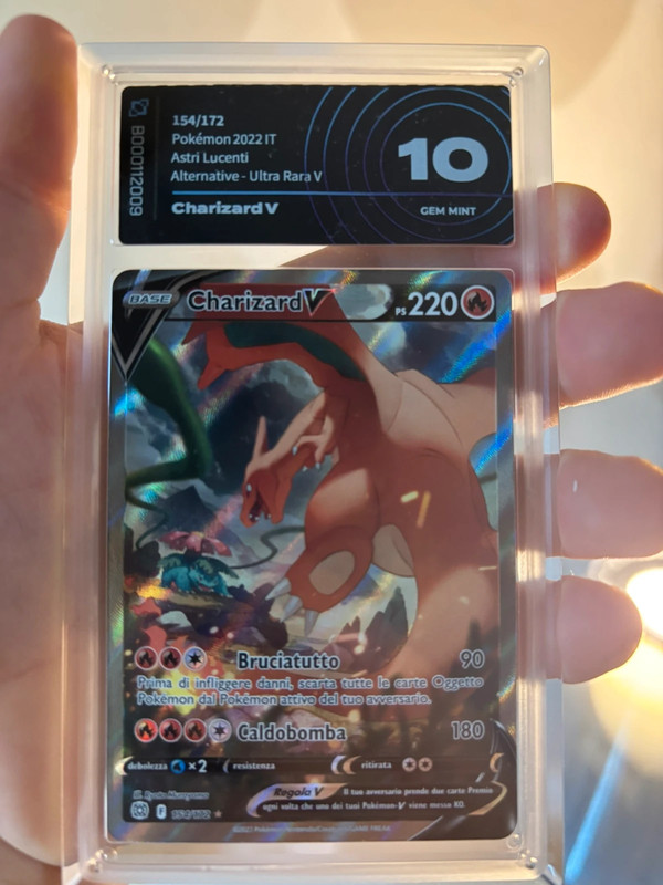 Charizard v alt art di astri lucenti gradato 10