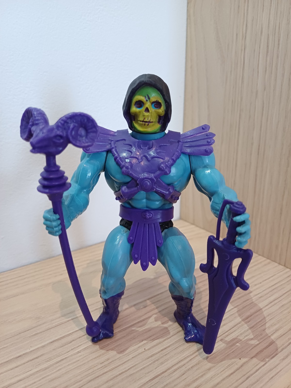 skeletor yellow border motu masters of the universe he man maîtres de l'univers 