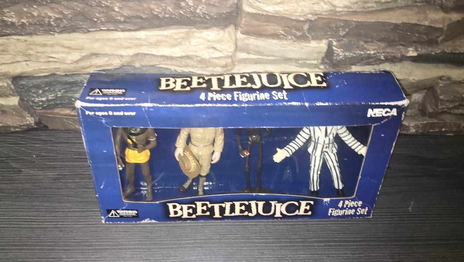 Set 4 pezzi figurine Neca Beetlejuice Neitherworld 2001 sala d'attesa nuove 
