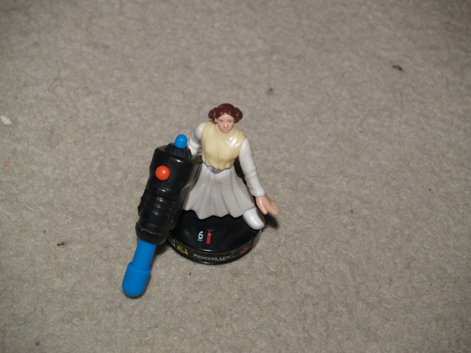 2005 Hasbro Star Wars Attacktix Princess Leia SW 14 2 Battle Figure w/ missile