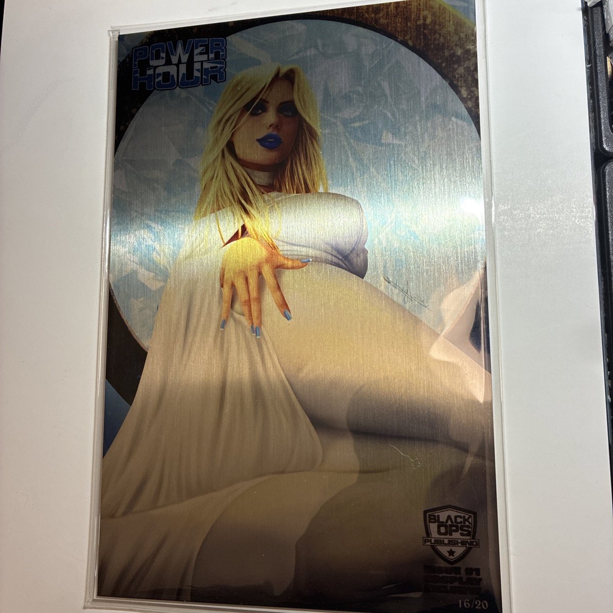 Copertina Power Hour #1 Pereira Emma Frost variante cosplay commercio metallo fumetto LTD 20