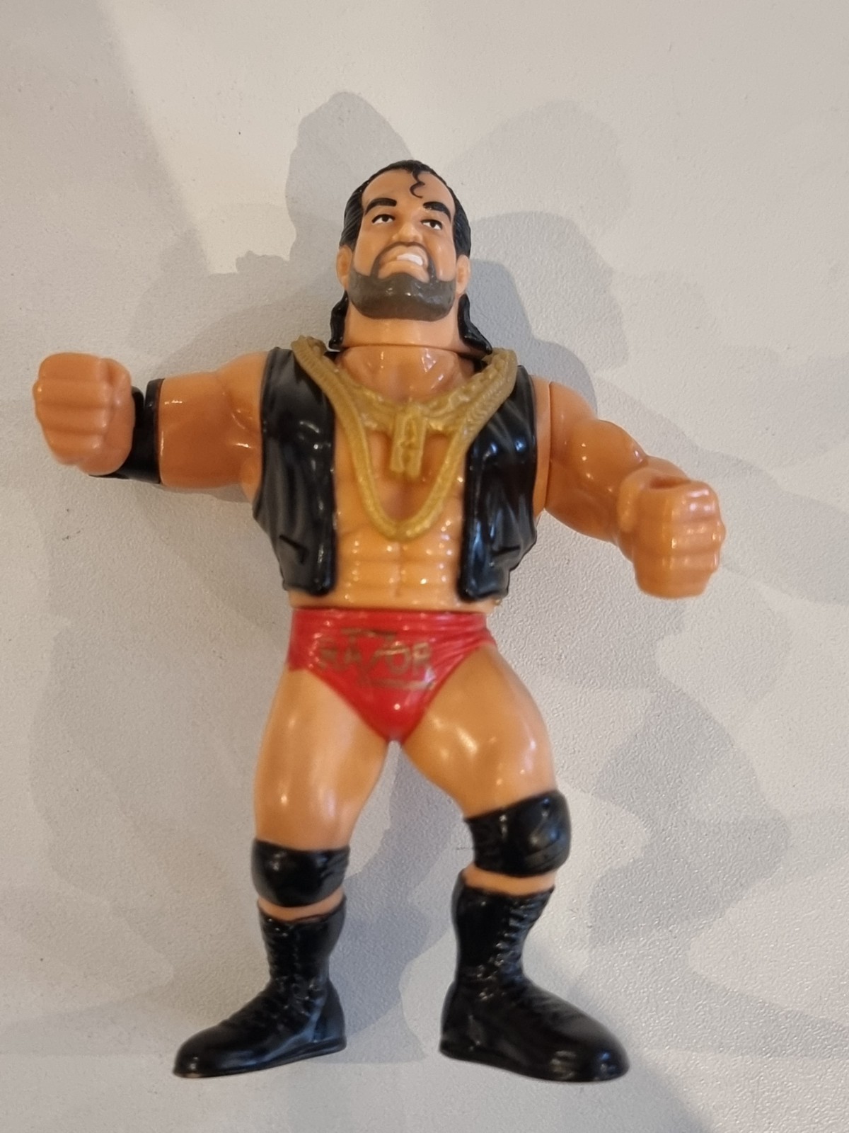 WWF Hasbro Seasson 7 /Season 10  Razor Ramon Figure & Authentic Chain Accessory