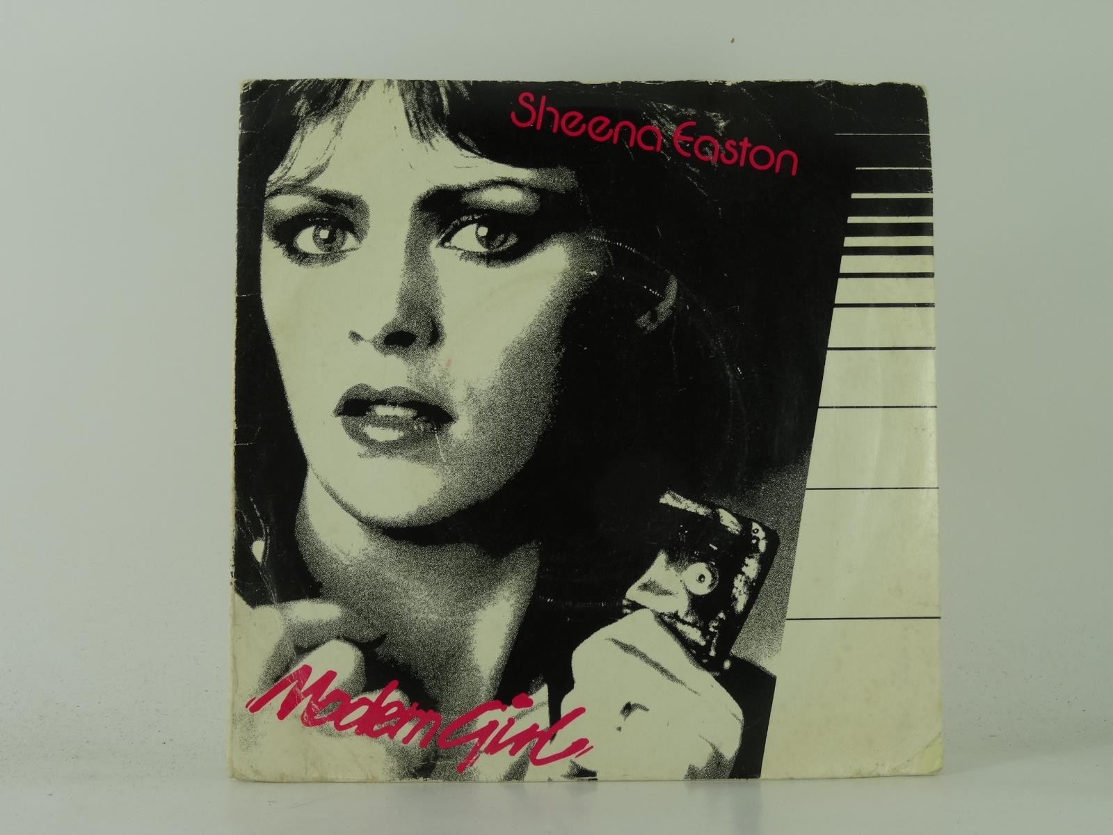 SHEENA EASTON MODERN GIRL (53) 2 Track 7" Single plus Picture Sleeve EMI RECORDS