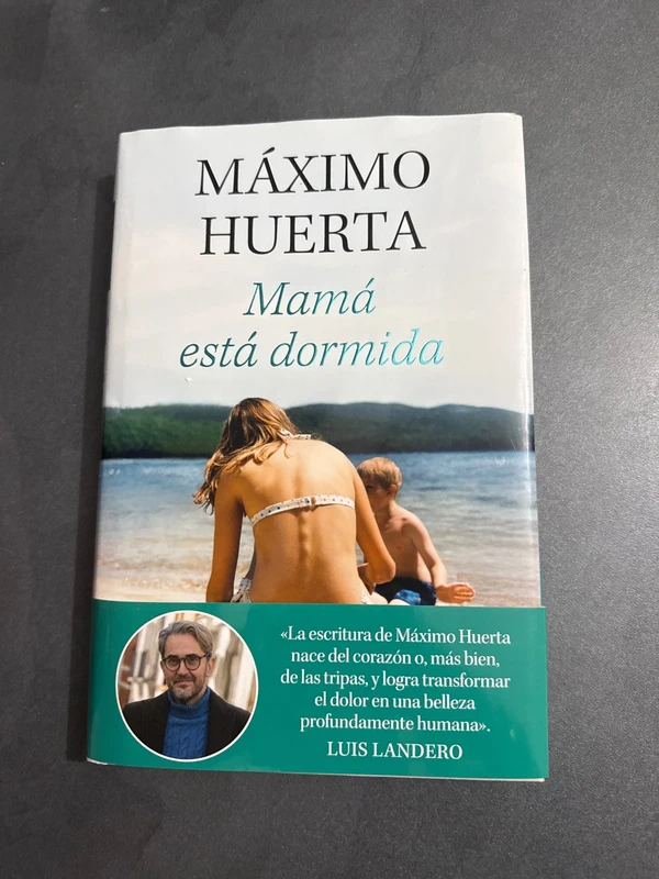 Mamá está dormida