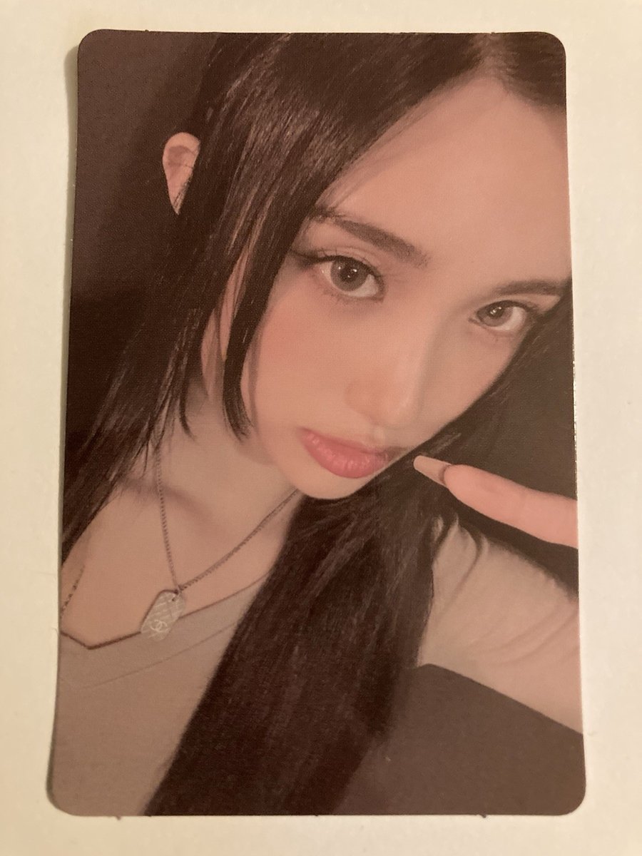 EVERGLOW Il 4° Album Singolo All My Girls Aisha Fotocard