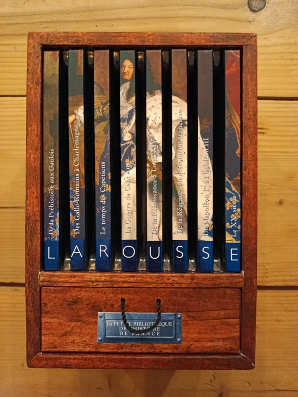 Coffret La Petite Bibliothèque de l'Histoire de France Larousse (8 livres + carnet)