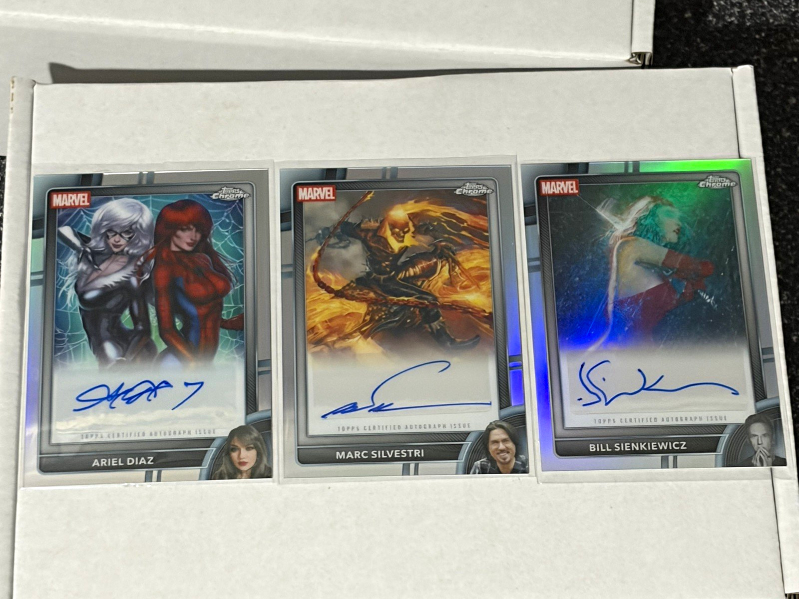 2026 Topps Chrome Marvel Auto Lotto di 3 Black Cat Mary Jane Ghost Rider Elektra