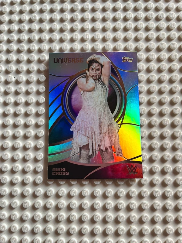 Carta Topps Universe WWE Nikki Cross