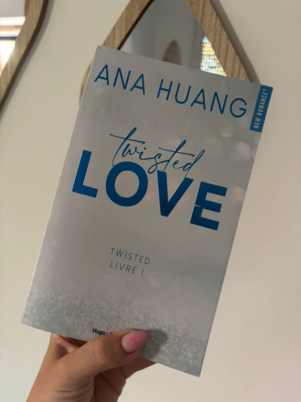 Twisted Love Ana Huang Broché
