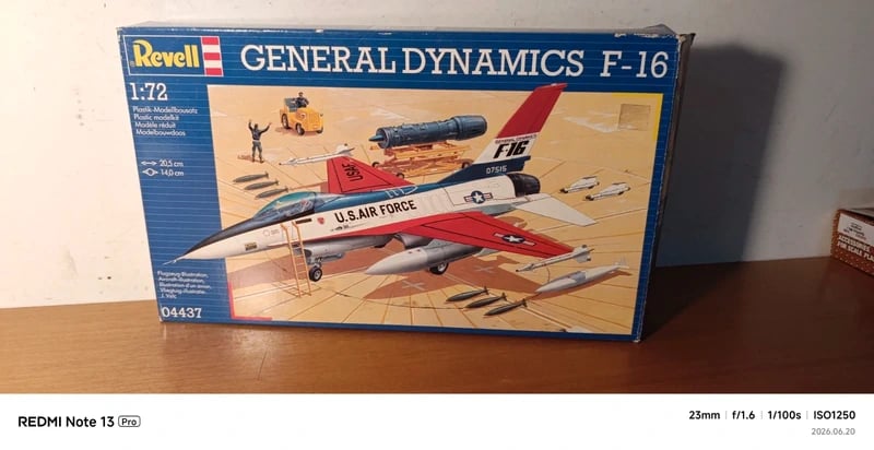 Revell F-16 scala 1:72