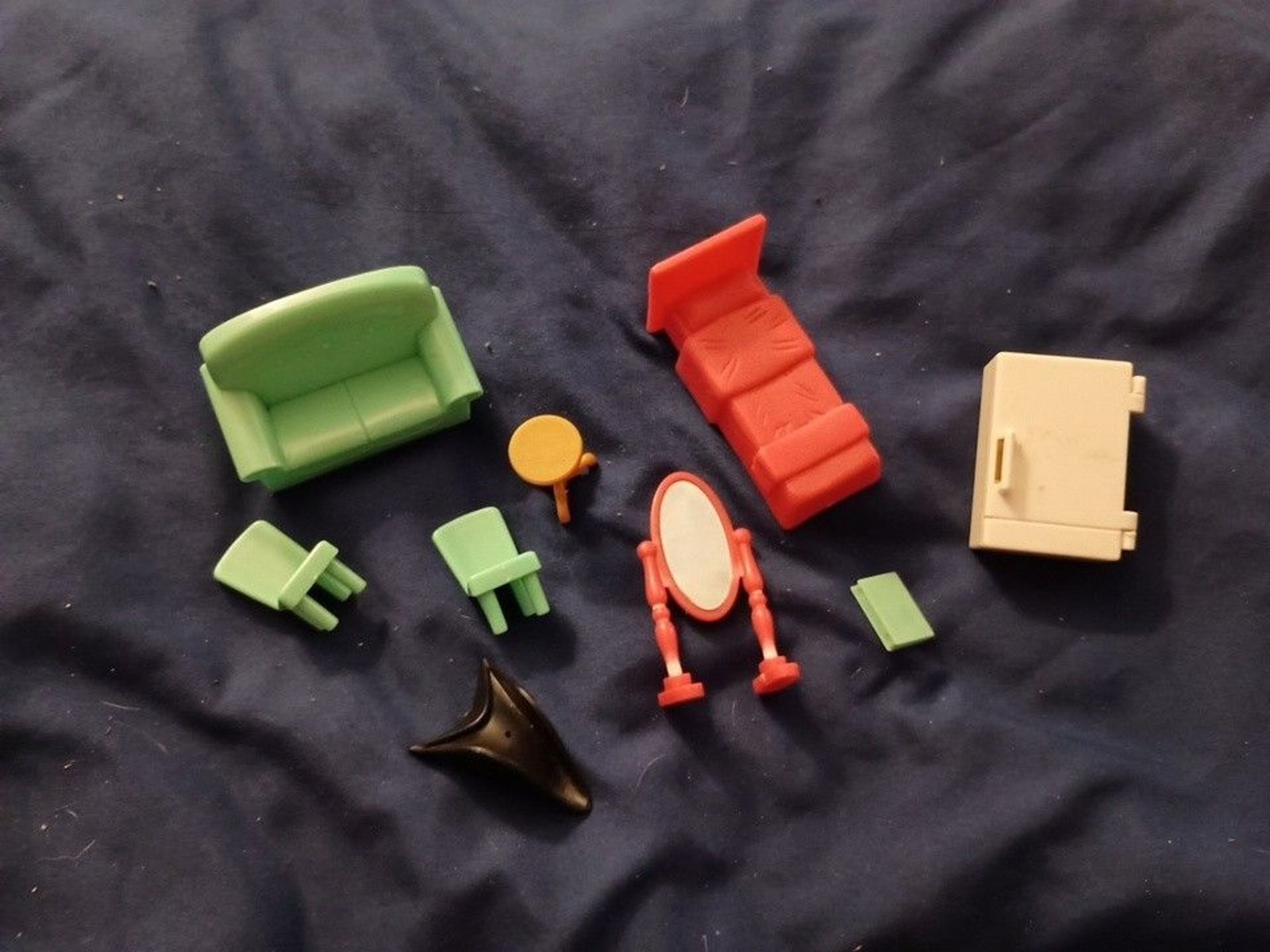 2010 Olivia Pig Playhouse Furniture Figure Accessories Replacement