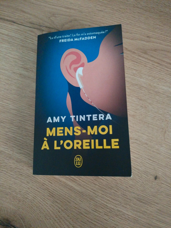 Livre de poche de Freida McFadden,Mens-moi à L'oreille
