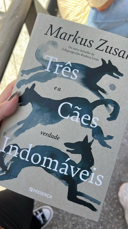 Livro “Três cães indomáveis”