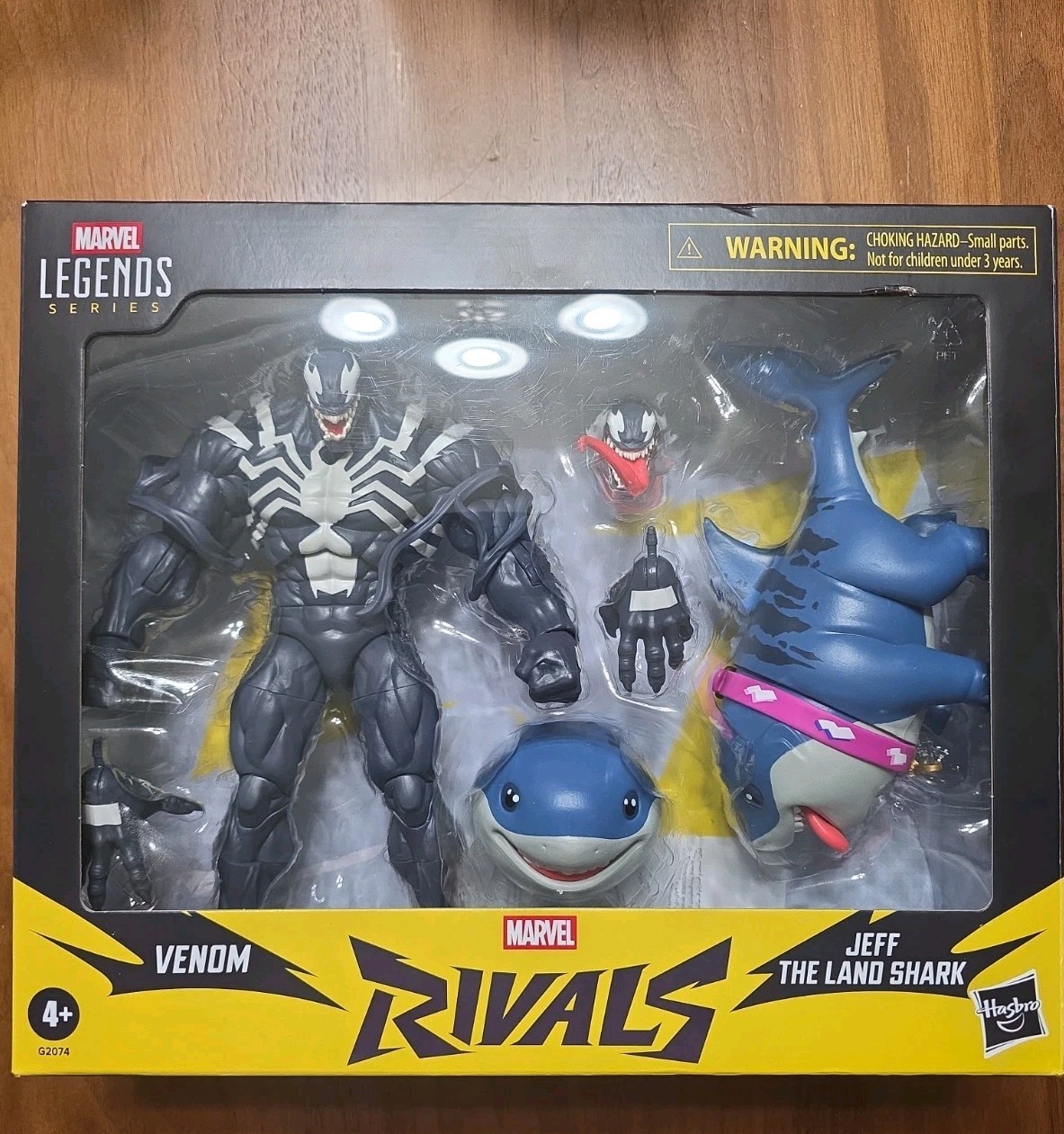 Marvel Legends Series Rivals Venom & Jeff Land Shark in mano pronto per la spedizione nuovo