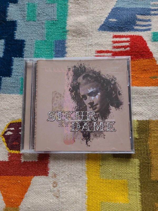 Sieur et Dame : perversion discrète.